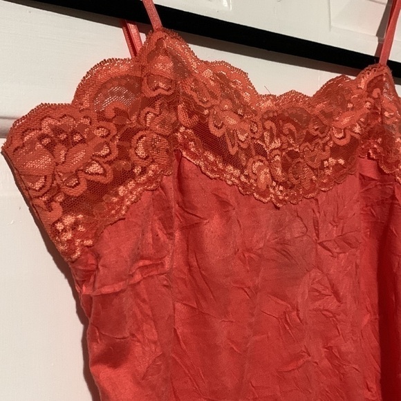 Arden B. Apricot colored lace bodice crinkle fabric camisole w adjustable straps - Picture 2 of 11